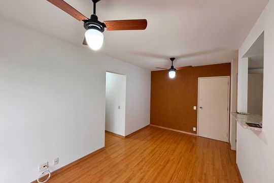 Sala de apartamento à venda com 2 quartos, 64m² em Recreio dos Bandeirantes, Rio de Janeiro
