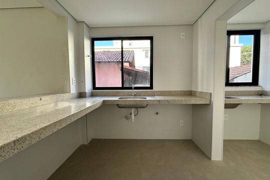 Cozinha de apartamento à venda com 2 quartos, 60m² em Anchieta, Belo Horizonte
