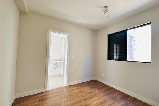 Suite 1 de apartamento à venda com 2 quartos, 60m² em Anchieta, Belo Horizonte