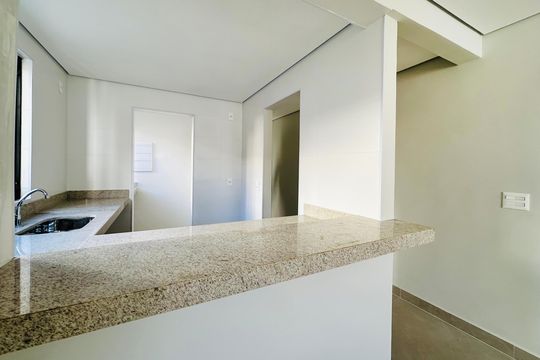 Cozinha de apartamento à venda com 2 quartos, 60m² em Anchieta, Belo Horizonte
