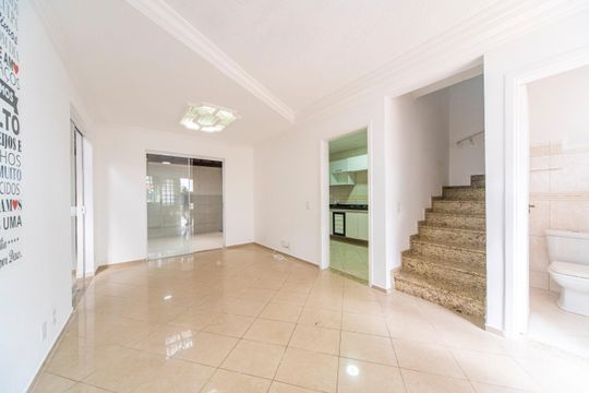 Sala de casa de condomínio para alugar com 3 quartos, 94m² em Vila Metalúrgica, Santo André