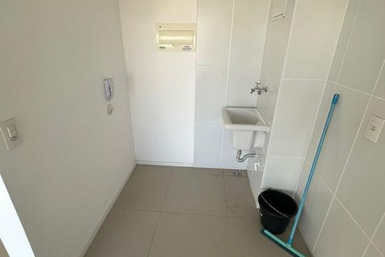 Área de serviço de apartamento para alugar com 3 quartos, 76m² em Setor Coimbra, Goiânia