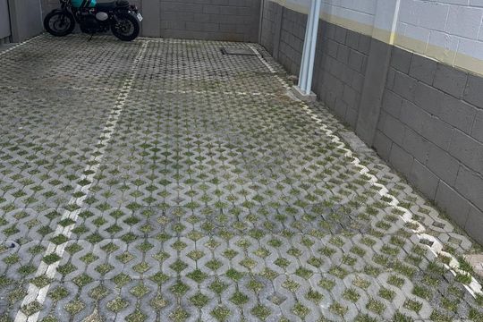 Garagem de apartamento para alugar com 3 quartos, 76m² em Setor Coimbra, Goiânia