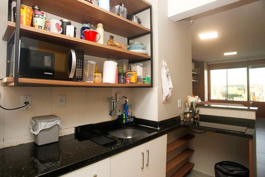 Cozinha + Área de Serviço de kitnet/studio para alugar com 1 quarto, 36m² em Centro Histórico, Porto Alegre