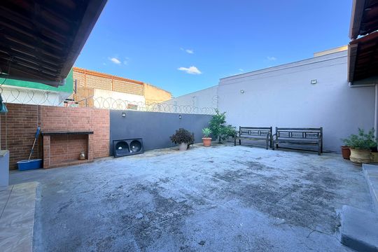 Quintal de casa à venda com 3 quartos, 300m² em Renascença, Belo Horizonte