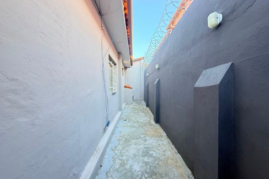 Corredor externo de casa à venda com 3 quartos, 300m² em Renascença, Belo Horizonte