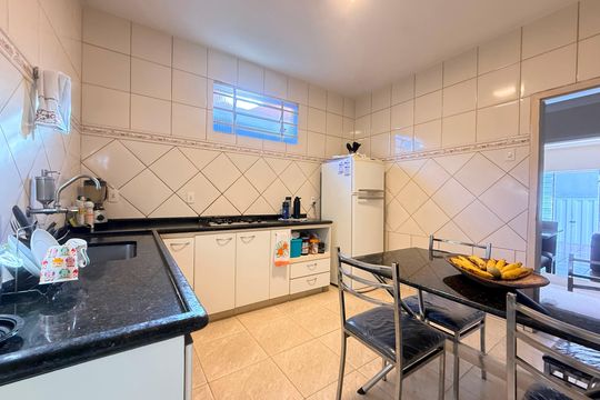 Cozinha de casa à venda com 3 quartos, 300m² em Renascença, Belo Horizonte