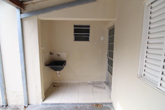 Área de Serviço de casa para alugar com 2 quartos, 100m² em Jardim Satélite, São José dos Campos