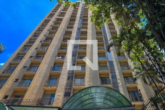 Fachada de apartamento para alugar com 1 quarto, 55m² em Vila Olímpia, São Paulo
