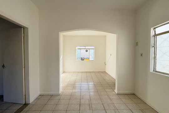 Casa para alugar com 2 quartos, 161m² em Jardim Bandeirantes, Contagem
