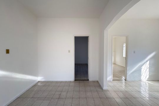 Sala de casa para alugar com 2 quartos, 161m² em Jardim Bandeirantes, Contagem