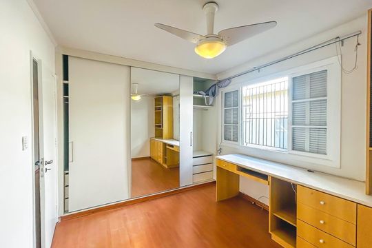 Quarto 2 de casa à venda com 3 quartos, 180m² em Granja Julieta, São Paulo