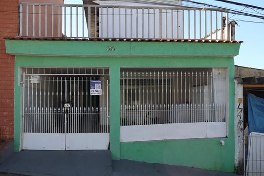 Fachada  de casa à venda com 4 quartos, 196m² em Jardim Vila Formosa, São Paulo