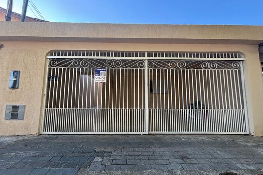Fachada de casa à venda com 2 quartos, 157m² em Demarchi, São Bernardo do Campo
