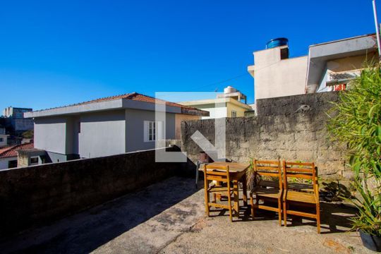 Área comum de casa para alugar com 1 quarto, 80m² em Vila Guaraciaba, Santo André