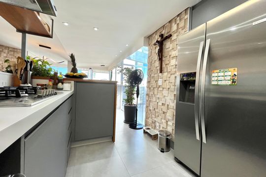 Cozinha de apartamento à venda com 2 quartos, 116m² em Jardim Prudência, São Paulo