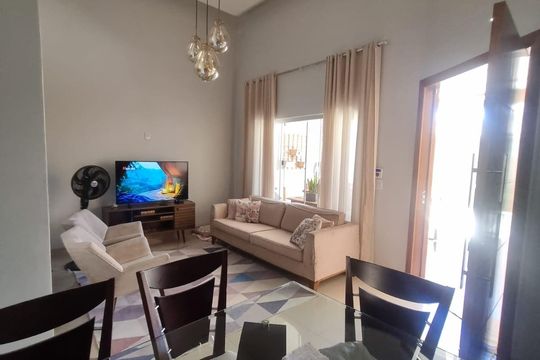 Sala de casa à venda com 3 quartos, 210m² em Jardim Atlantico, Goiânia