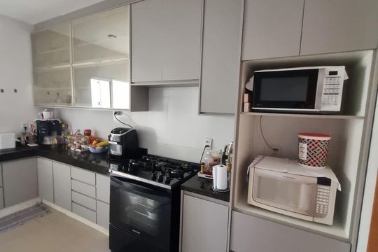 Cozinha de casa à venda com 3 quartos, 210m² em Jardim Atlantico, Goiânia