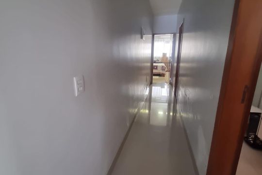Corredor de casa à venda com 3 quartos, 210m² em Jardim Atlantico, Goiânia