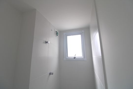 Banheiro da suíte de apartamento para alugar com 1 quarto, 29m² em Planalto Paulista, São Paulo