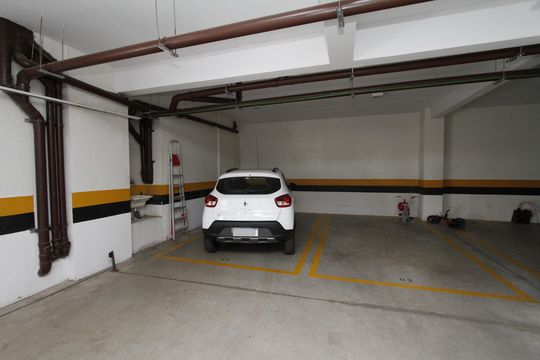 Garagem de apartamento à venda com 4 quartos, 243m² em Grajaú, Belo Horizonte