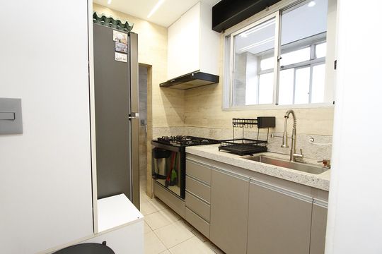 Cozinha de apartamento à venda com 3 quartos, 97m² em Estoril, Belo Horizonte