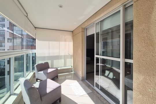 Varanda de kitnet/studio para alugar com 1 quarto, 37m² em Itaim Bibi, São Paulo