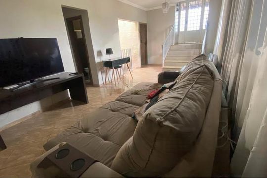 Casa para alugar com 4 quartos, 270m² em Cidade Satélite Íris, Campinas