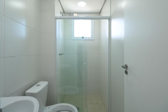 Banheiro de apartamento à venda com 2 quartos, 45m² em Campanário, Diadema