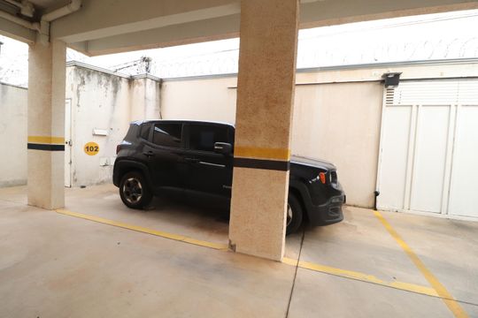 Garagem de apartamento para alugar com 2 quartos, 64m² em Santa Mônica, Uberlândia
