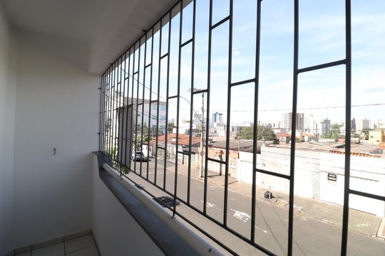 Sacada de apartamento para alugar com 3 quartos, 140m² em Centro, Uberlândia