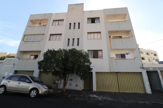 Fachada de apartamento para alugar com 3 quartos, 140m² em Centro, Uberlândia