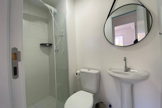 Banheiro de apartamento para alugar com 2 quartos, 32m² em Jardim Celeste, São Paulo