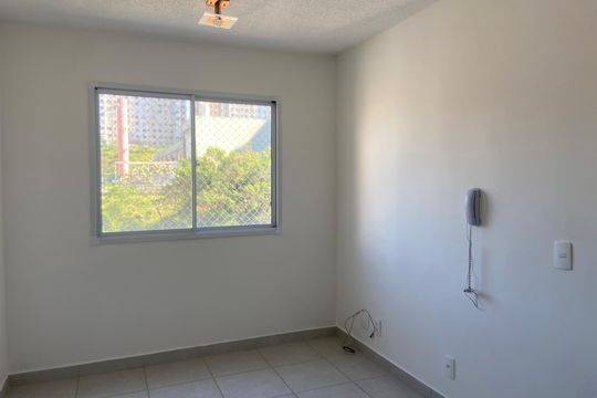 Sala de apartamento para alugar com 2 quartos, 32m² em Jardim Celeste, São Paulo