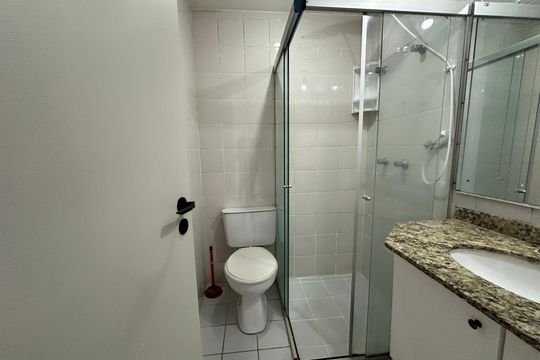 Banheiro da Suíte de apartamento para alugar com 3 quartos, 75m² em Alphaville Industrial, Barueri