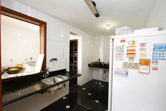 Cozinha de casa à venda com 6 quartos, 400m² em São Bento, Belo Horizonte