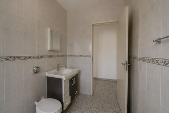 Banheiro social de casa de condomínio para alugar com 3 quartos, 60m² em Viamópolis, Viamão
