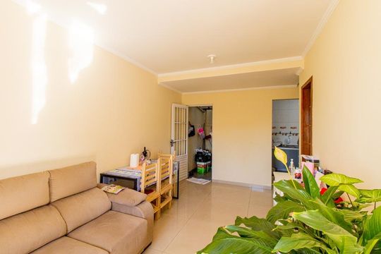 Sala de casa à venda com 3 quartos, 150m² em Sítio Cercado, Curitiba