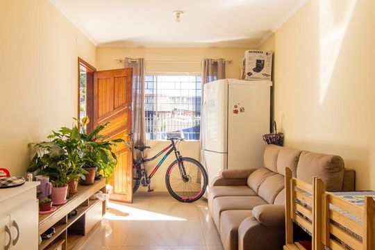 Casa à venda com 3 quartos, 150m² em Sítio Cercado, Curitiba
