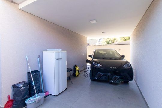 Garagem de casa à venda com 3 quartos, 166m² em Xaxim, Curitiba