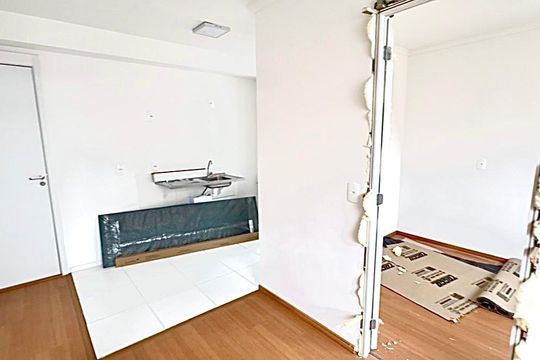 Sala de apartamento à venda com 2 quartos, 36m² em Vila das Bandeiras, Guarulhos