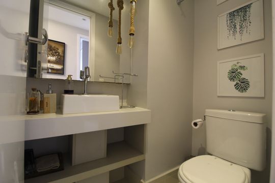 Lavabo de apartamento à venda com 2 quartos, 80m² em Barra Olímpica, Rio de Janeiro