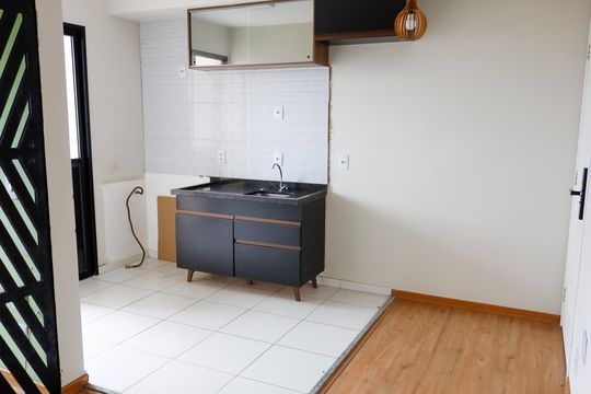 sala de apartamento para alugar com 2 quartos, 39m² em Padroeira, Osasco