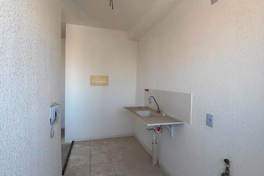 Cozinha de apartamento à venda com 2 quartos, 42m² em Vila Lourdes, São Paulo