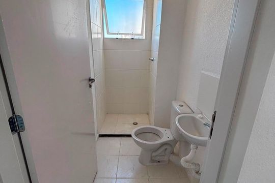 Banheiro de apartamento à venda com 2 quartos, 42m² em Vila Lourdes, São Paulo