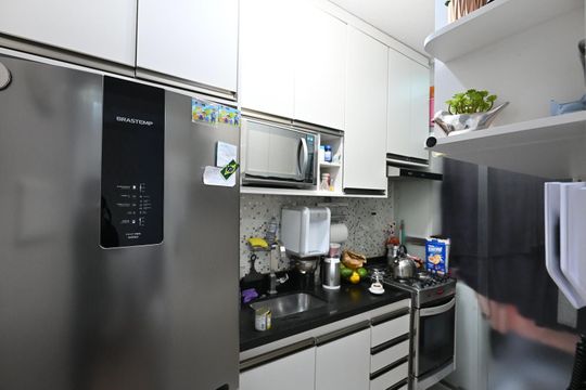 Cozinha de apartamento à venda com 2 quartos, 47m² em Vila das Belezas, São Paulo