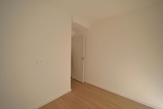 Quarto 2 de apartamento para alugar com 2 quartos, 42m² em Vila Campanela, São Paulo
