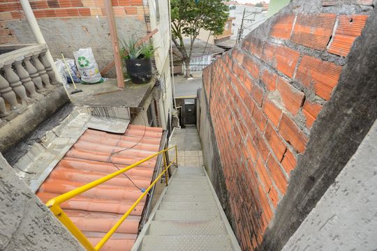 Escada de casa à venda com 8 quartos, 299m² em Parque Pan Americano, São Paulo