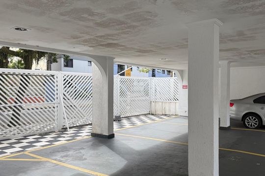 Garagem de apartamento para alugar com 3 quartos, 70m² em Jardim Sao Miguel, Guarujá