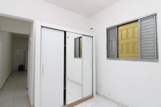 Quarto de casa de condomínio para alugar com 1 quarto, 30m² em Jardim Verônia, São Paulo